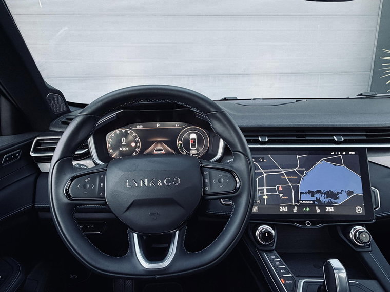 Vehicle Image 15