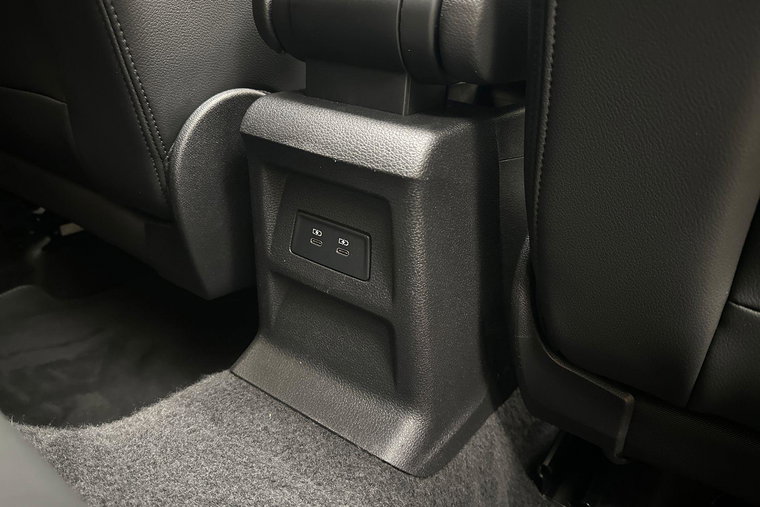 Vehicle Image 14