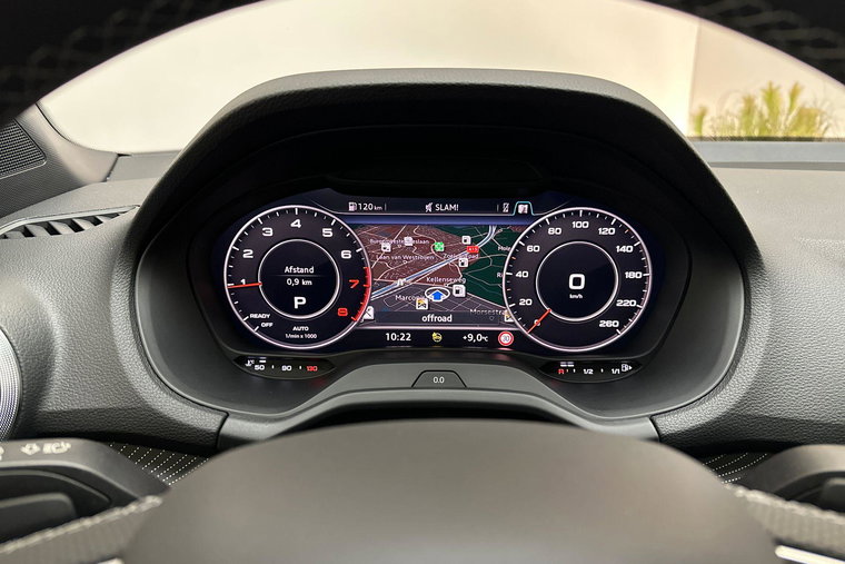 Vehicle Image 25
