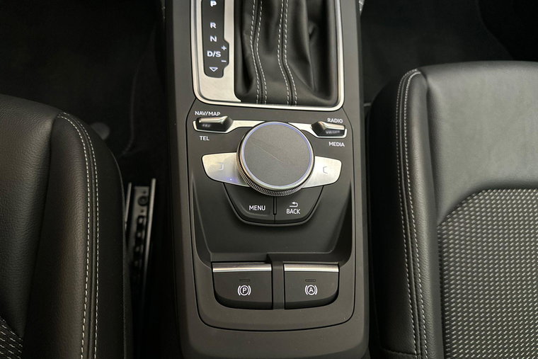 Vehicle Image 36