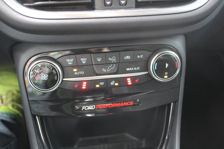 Vehicle Image 29