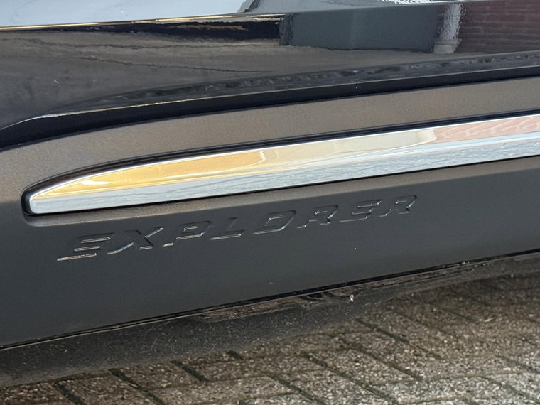 Vehicle Image 40