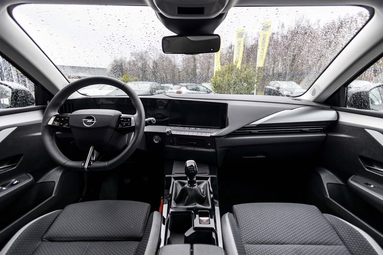 Vehicle Image 16