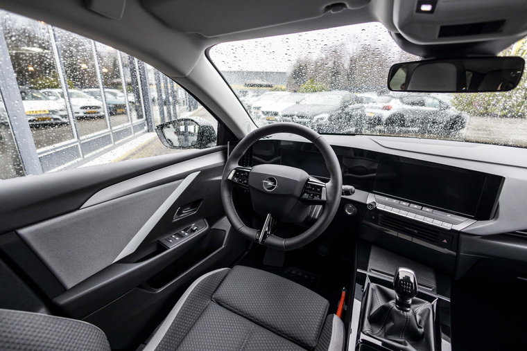 Vehicle Image 18