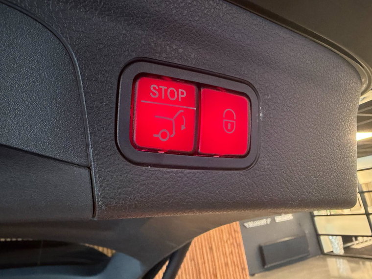 Vehicle Image 26