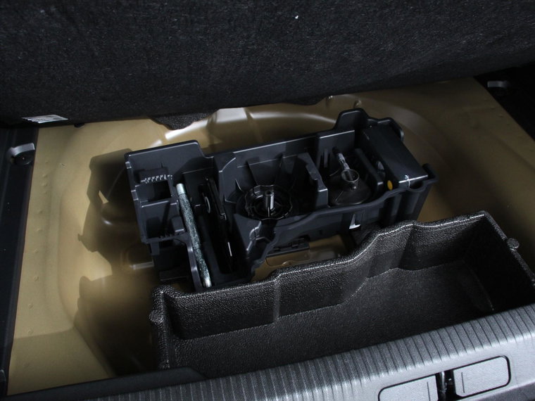 Vehicle Image 35