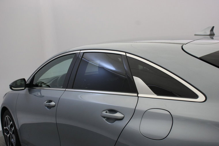Vehicle Image 32