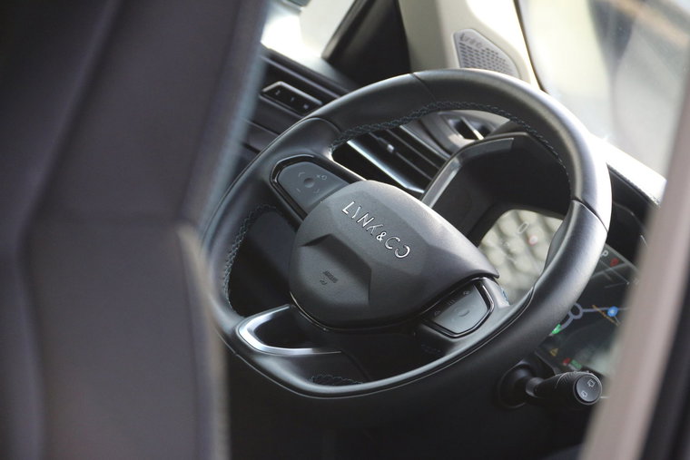 Vehicle Image 14