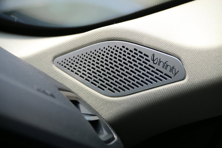 Vehicle Image 23