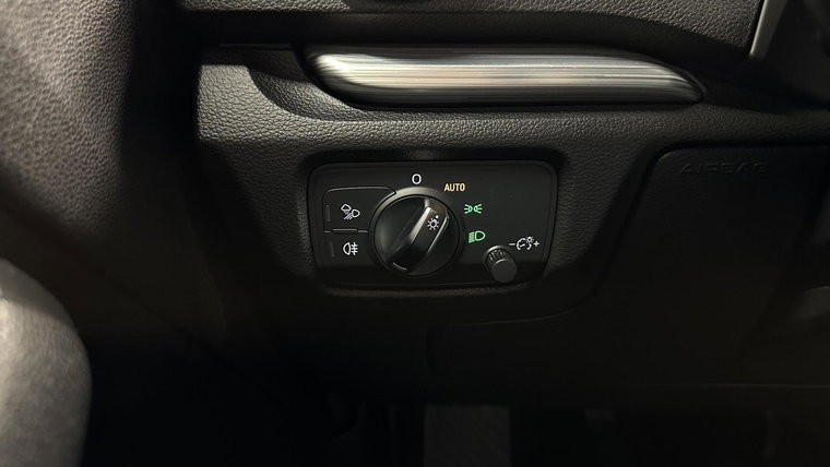 Vehicle Image 23