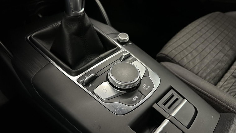 Vehicle Image 48