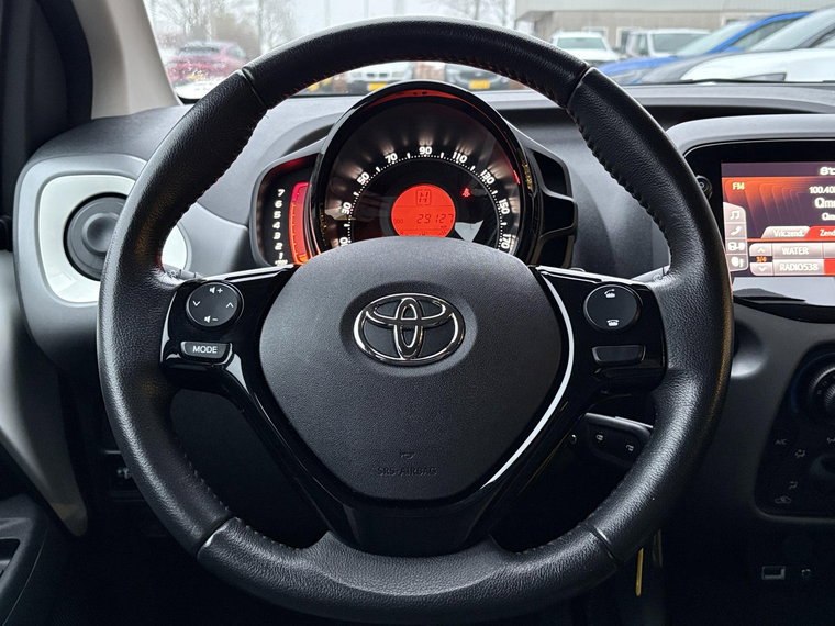Vehicle Image 18