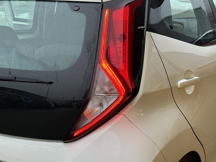 Vehicle Image 35