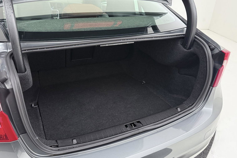 Vehicle Image 36