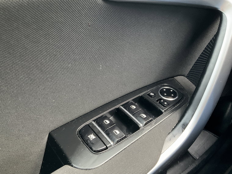 Vehicle Image 27