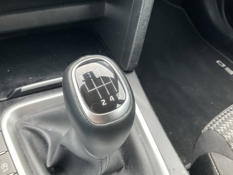 Vehicle Image 28