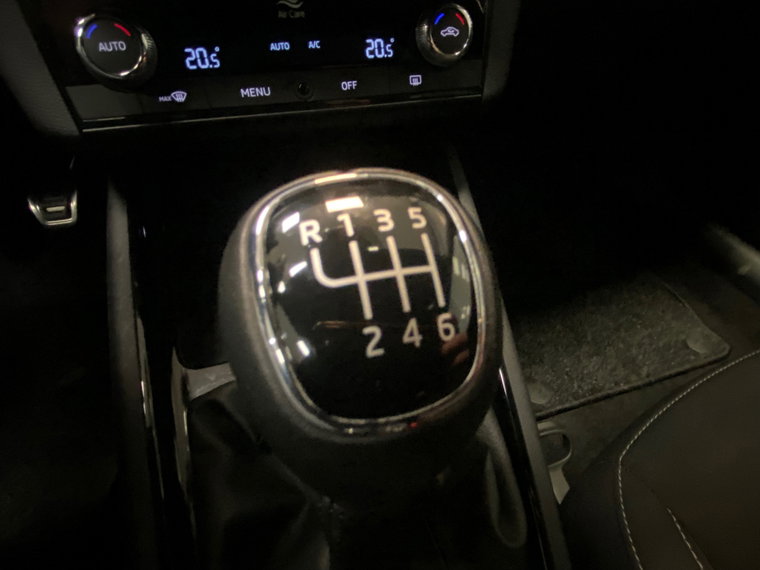 Vehicle Image 23