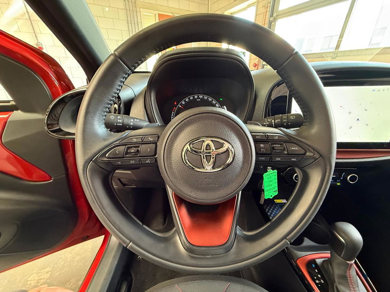 Vehicle Image 17