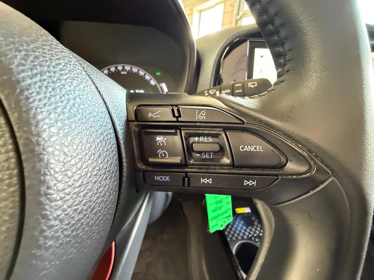 Vehicle Image 18