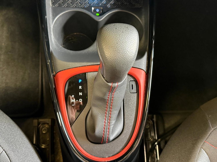 Vehicle Image 21