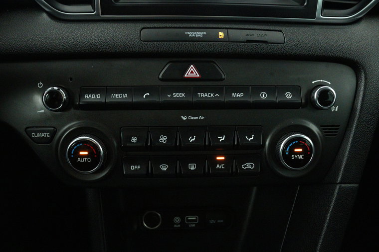 Vehicle Image 17