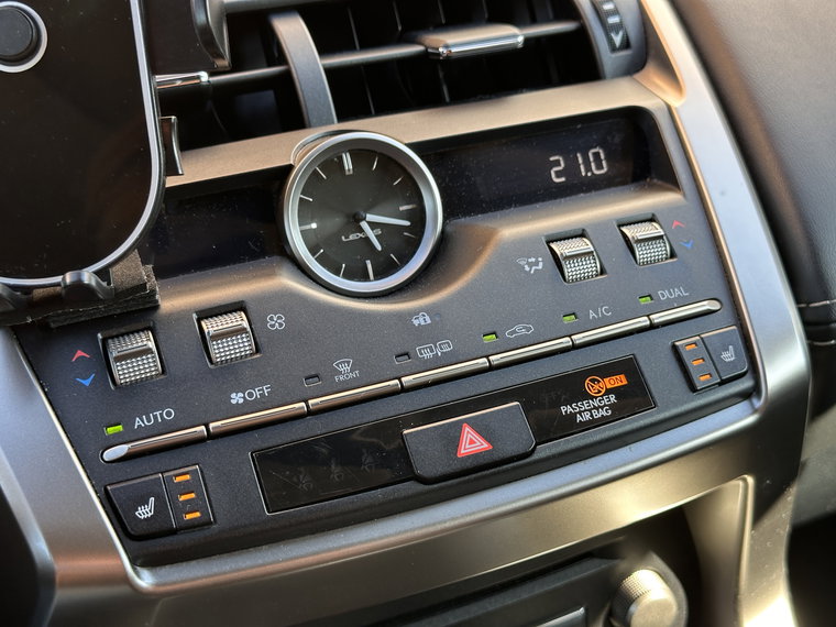 Vehicle Image 23