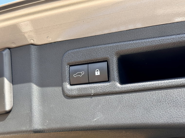 Vehicle Image 29