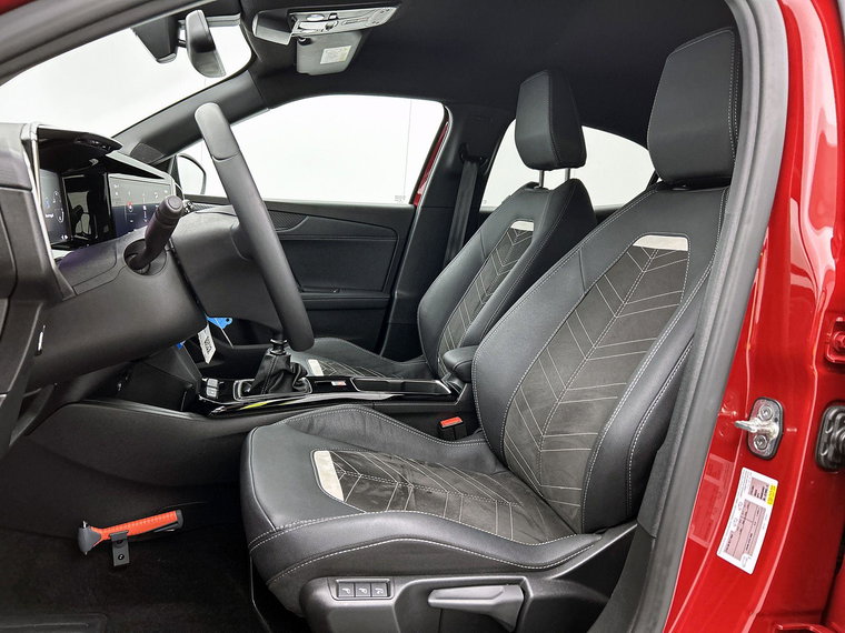 Vehicle Image 23