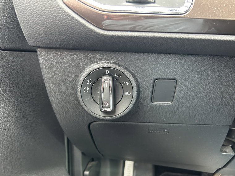 Vehicle Image 38