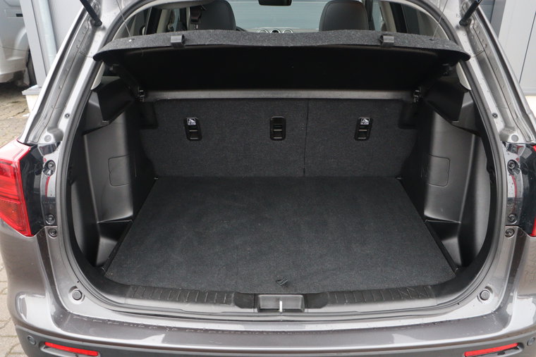 Vehicle Image 16