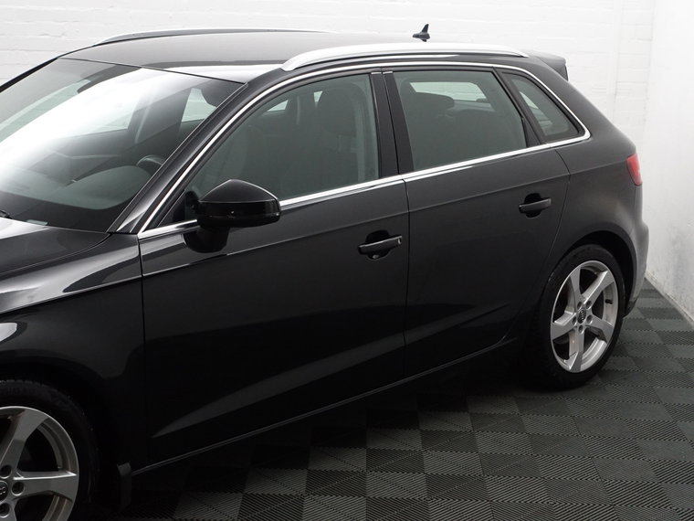 Vehicle Image 30