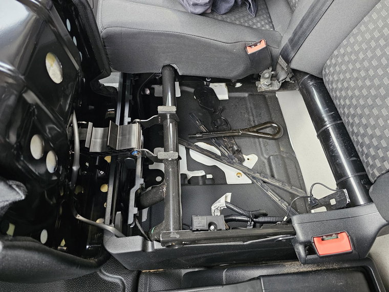 Vehicle Image 23