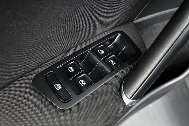 Vehicle Image 23