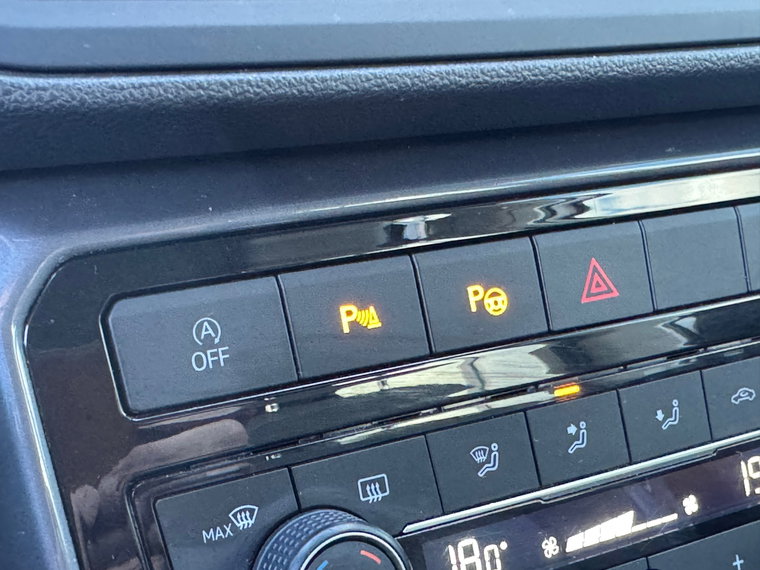 Vehicle Image 28
