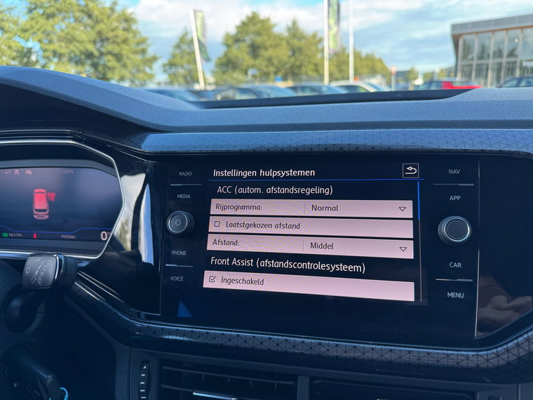 Vehicle Image 35