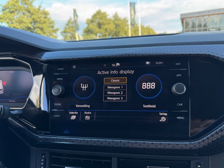 Vehicle Image 37
