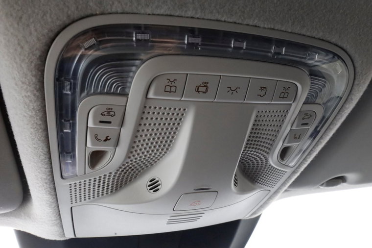 Vehicle Image 25
