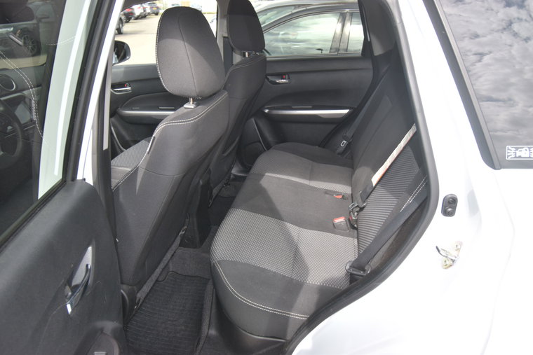 Vehicle Image 19