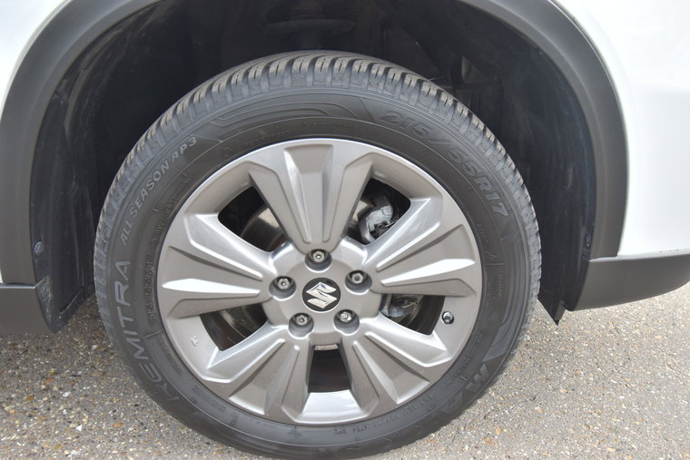 Vehicle Image 6