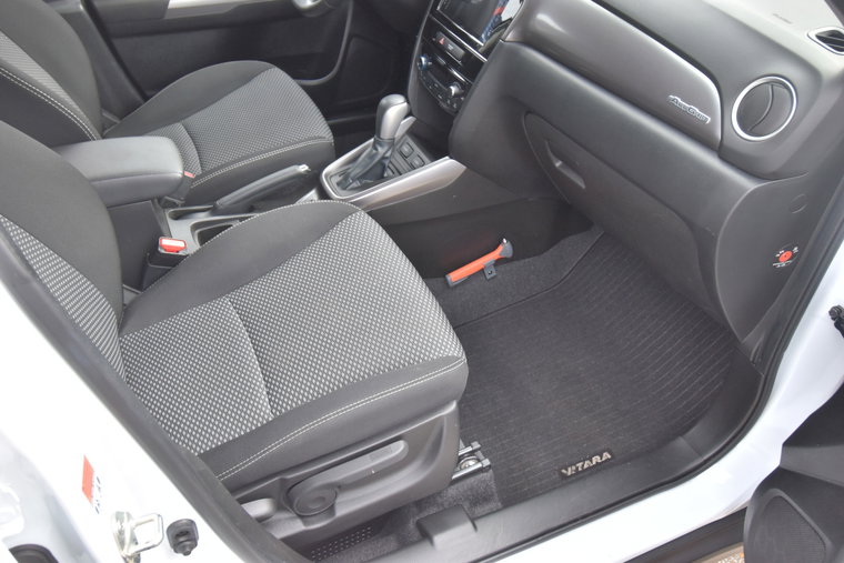 Vehicle Image 8