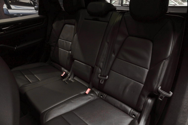 Vehicle Image 18