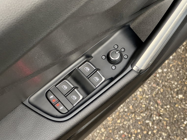Vehicle Image 26