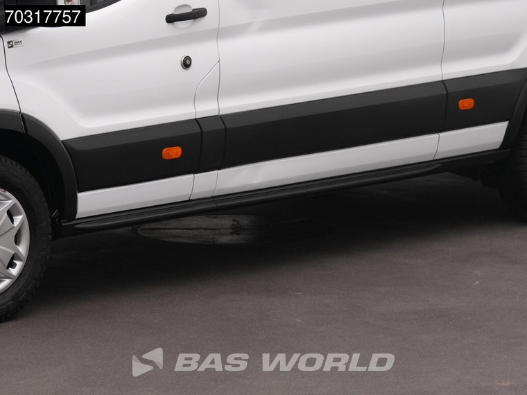 Vehicle Image 37