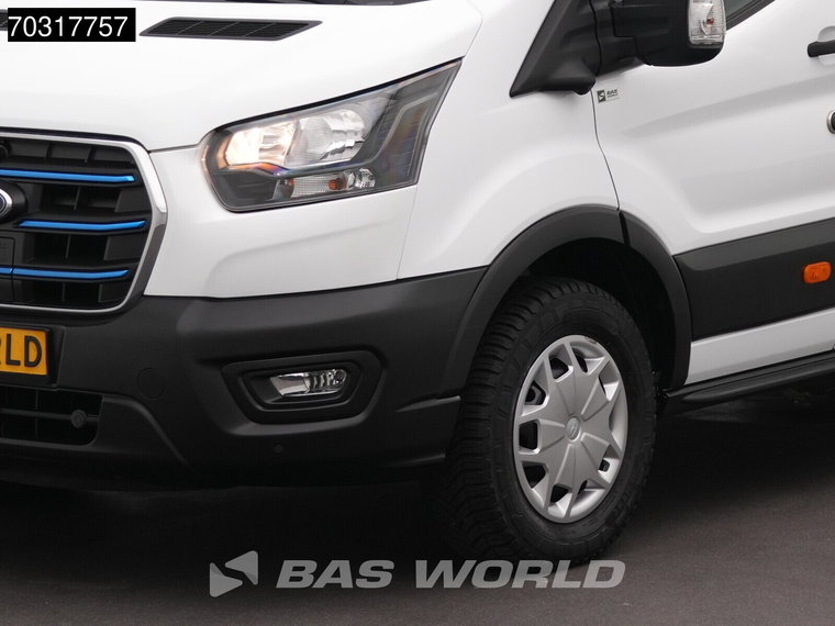 Vehicle Image 39