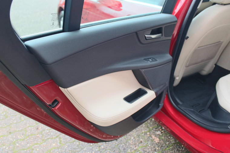 Vehicle Image 35