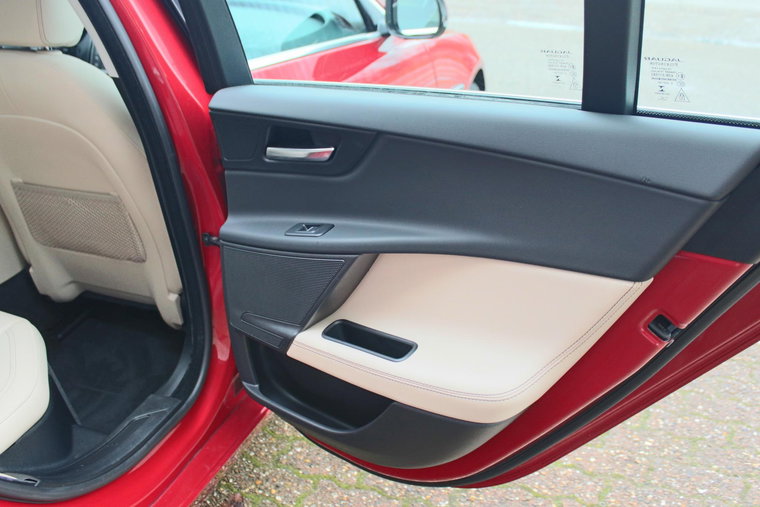 Vehicle Image 36