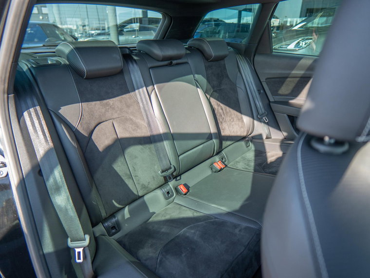 Vehicle Image 40