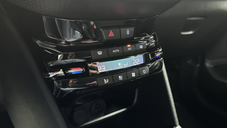Vehicle Image 37