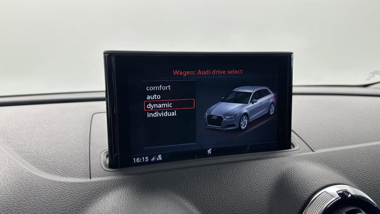 Vehicle Image 32