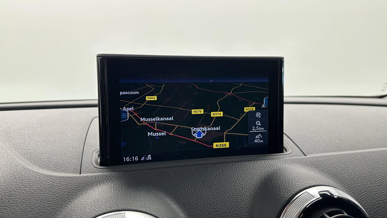 Vehicle Image 38